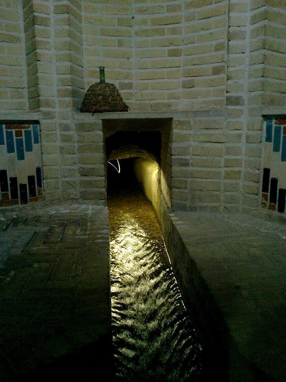 Ondergronds qanat waterkanaal in Yazd, Iran